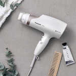 PANASONIC EH-NA67-W235 Panasonic - EH-NA67-W Nanoe Hair Dryer with Oscillating QuickDry Nozzle - White