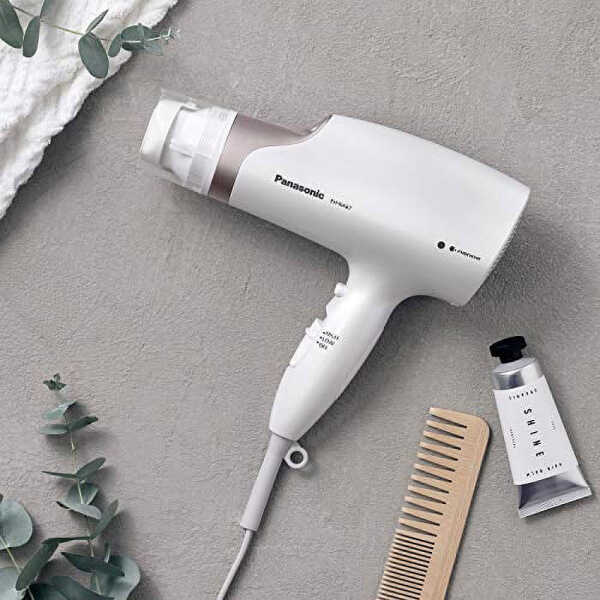 PANASONIC EH-NA67-W235 Panasonic - EH-NA67-W Nanoe Hair Dryer with Oscillating QuickDry Nozzle - White