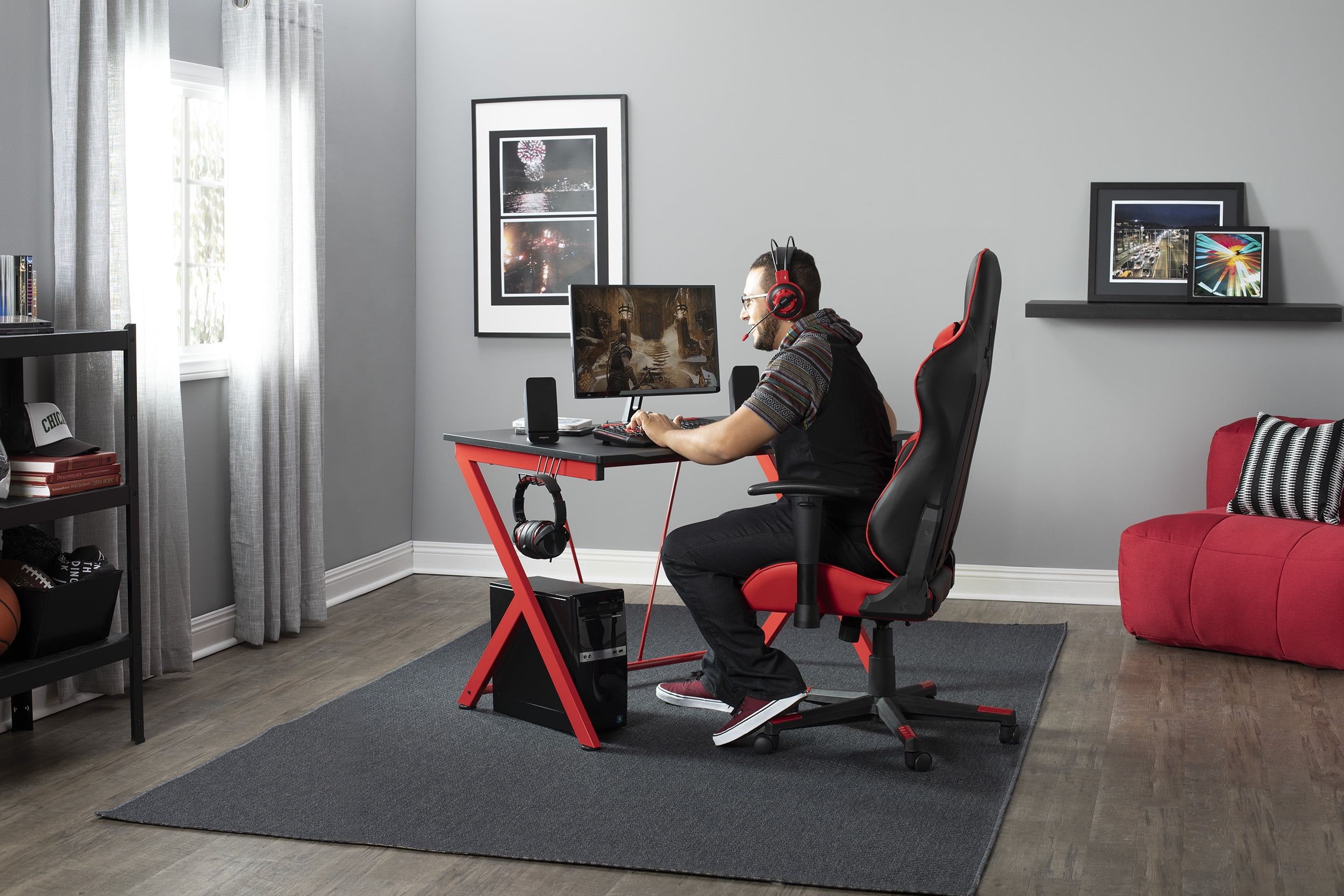 Quest for PC Gaming, Computer Desk With Charging Station, Cup And Headphone Holder